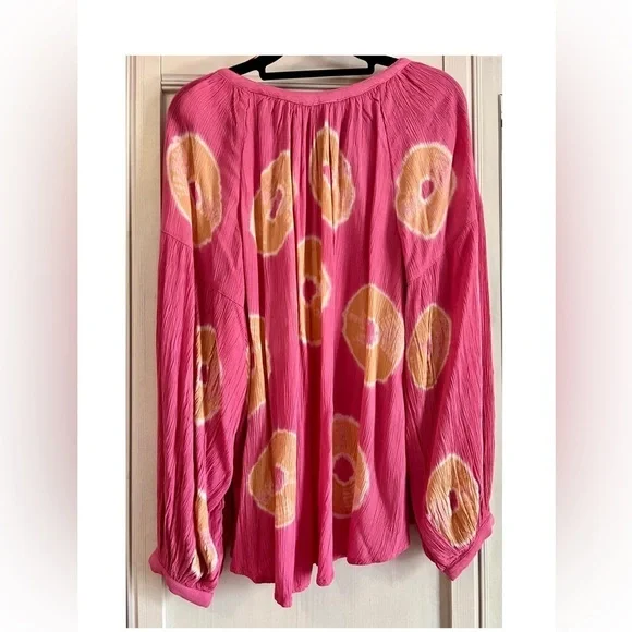 NWT! Oversized Ballon Sleeve Lightweight Notch Neck Pink Tie Dye Circles Top! - Picture 7 of 7